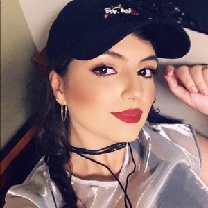 Meet your Posher, Julia